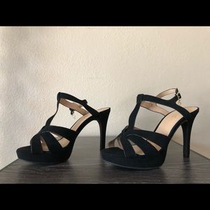 Comfy black heels
